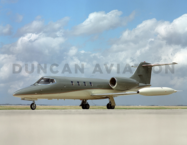 learjet_35_04_002