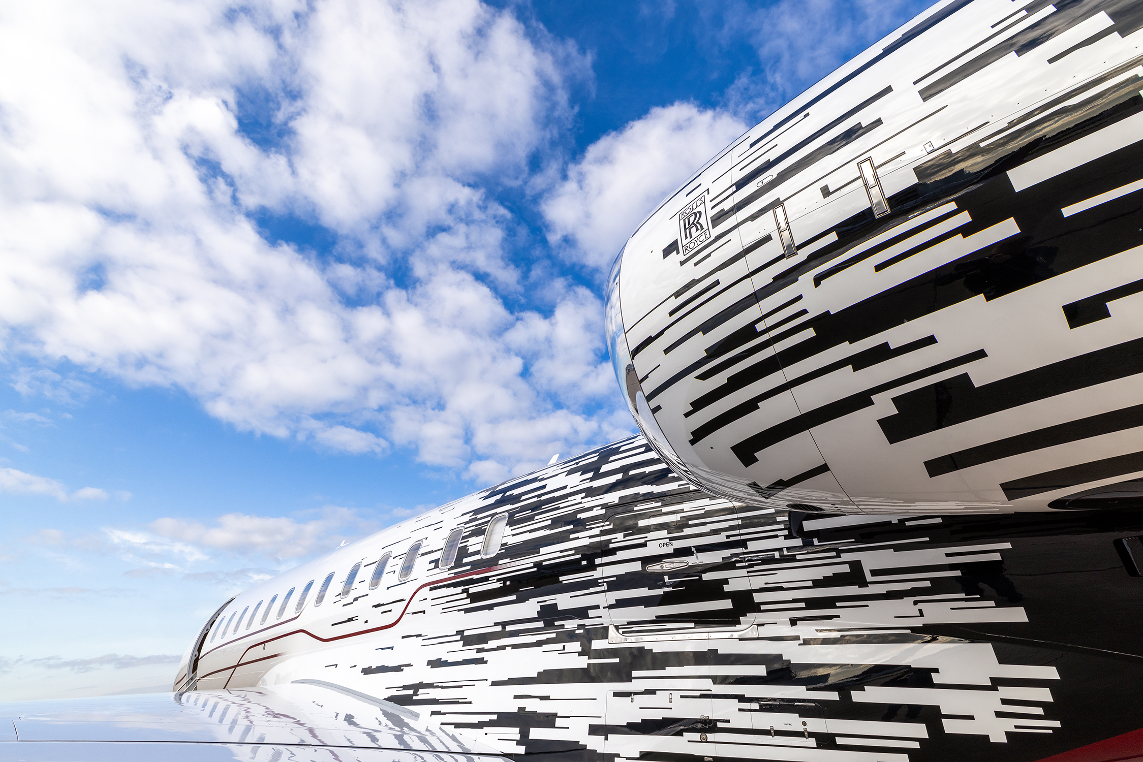 Duncan_Aviation_Refurbishes_Global_Express_-_Paint_Details.jpg